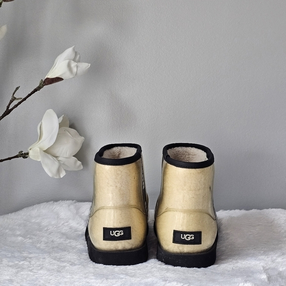 UGG Classic Clear Mini Boot - Picture 5 of 12